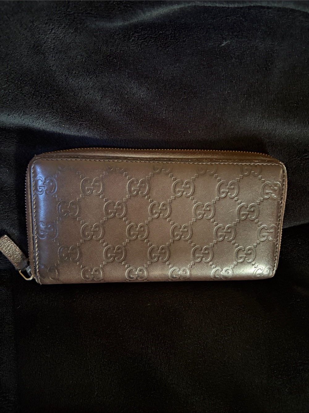 Gucci Brown Embossed GG Zip Around Wallet - Picture 2 of 10